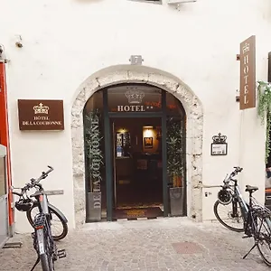 hotel-de-la-couronne-aix-les-bains.hotels-rhonealpes.com/